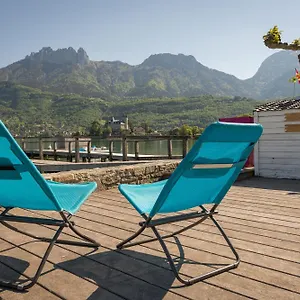 La Baie Des Voiles: Lakefront On Annecy Appartement